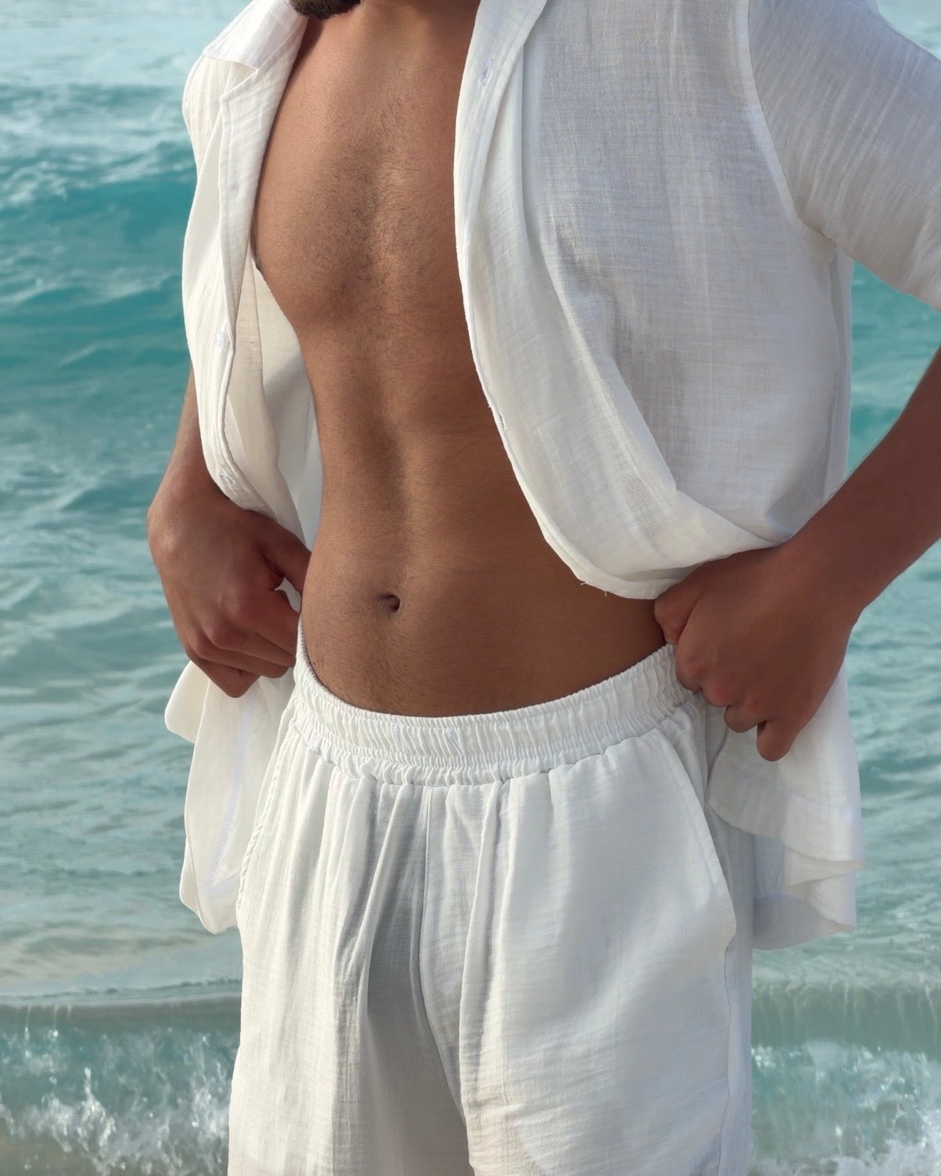The white linen set